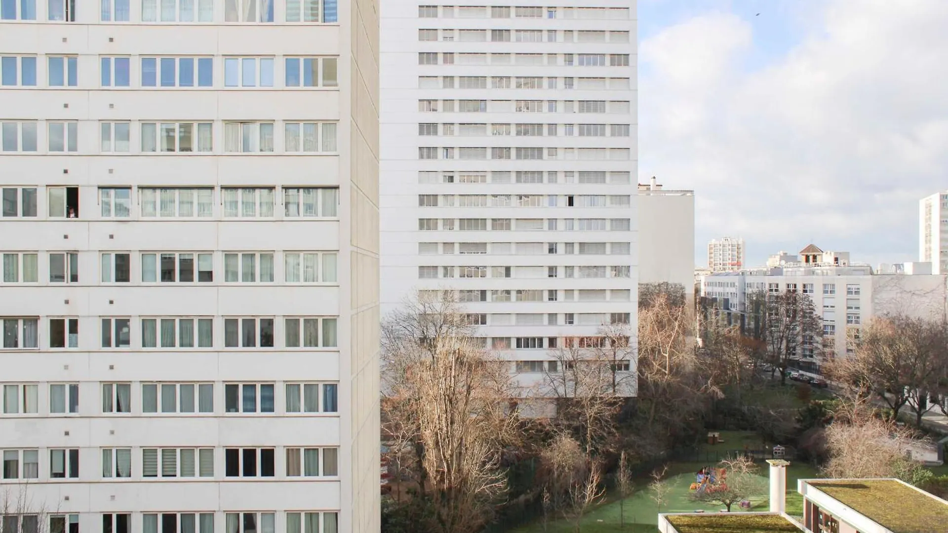 Bright Nest - View On The Top Of The Eiffel Tower Paris Apartment